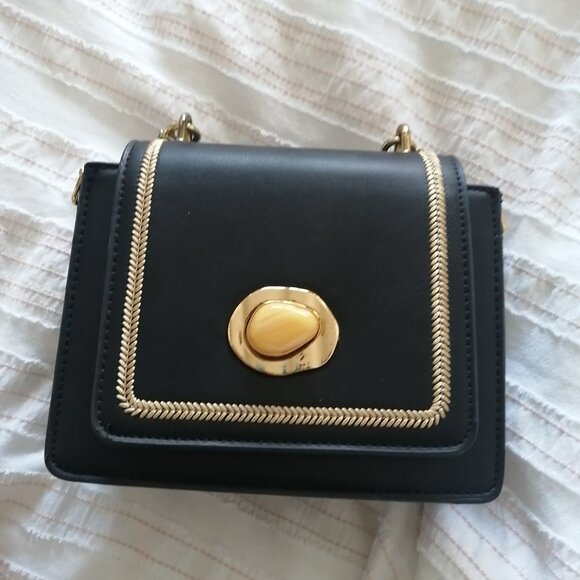 Chic Black Cross Body Purse with Chain - Picture 1 of 5